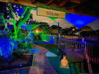 Hammocks & mini-golf! 10 mins from Beach! - Hollywood - 3