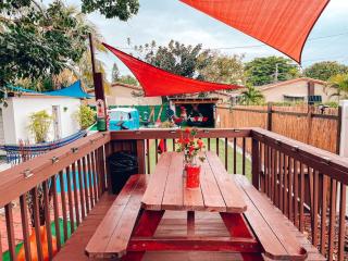Hammocks & mini-golf! 10 mins from Beach! - Hollywood - 5