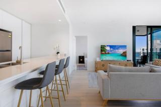 Signature Broadbeach Ocean Views Apartment - CoastHM - Gold Coast - 4