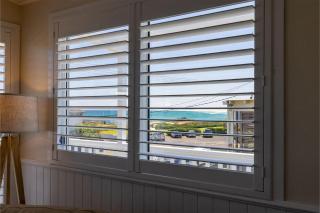 Anna Bay Beach Shack 44 Ocean Avenue fantastic 2 storey house with spectacular views - Anna Bay - 3
