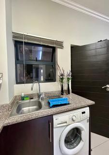 Meridian Suite Apartments in Umhlanga Ridge - Durban - 7