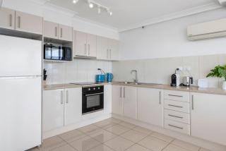 Central Escape In The Heart Of Surfers - Gold Coast - 3