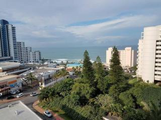 Lighthouse Towers Heart of Umhlanga Studio - 9