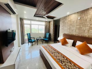 Hotel Dayal Regency, Shushant Lok sector 29, Near Fortis Hospital - Gurgaon - 7
