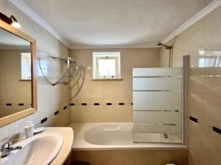 Albufeira Stylish 1 by Homing - 1