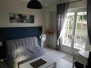 LESSENCIEL - Tournay - 1