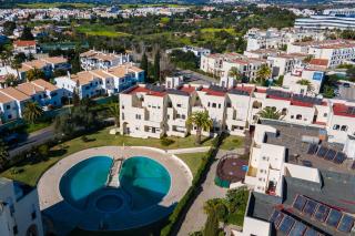 Quinta dos Arcos 2BR w/ AC & Pool by LovelyStay - 4
