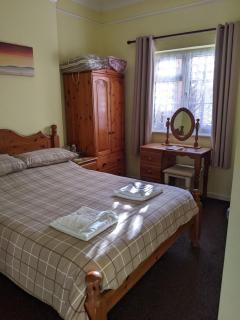 Kingswinford Guest House with Free Parking - 9