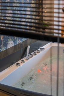 HOM54 Luxury Suites - Heraklio - 2