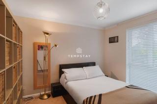 Spacious 5 bed Sunninghill with driveway parking - 4