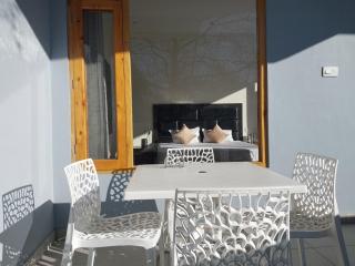 Nomad Bed & Breakfast - 2