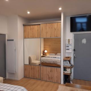 BAREGES (65120) grand studio terrasse classé 4* - 7