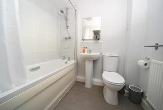 Ideal Coach House - Swindon - 1