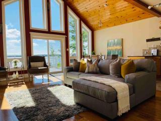 SouthLake Cottage on The Lake. - 3