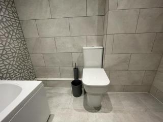 Newly rennovated 1-bedroom serviced apartment, walking distance to Hospital or Train Station - Newport - 9