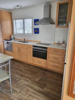 Orewa Cute, Cosy Cottage on Centreway! - 5