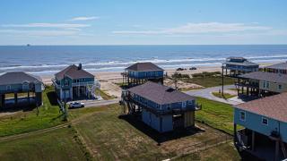 Serenity By The Sea - Crystal Beach - 9