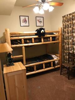 Glens of Antrim Mountain Cabin - Waynesville - 6