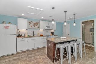 Parrot Head - Pet Friendly Beach Condo! Perfect for 6-7 guests! - Myrtle Beach - 6