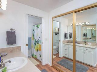 Experience Nirvana with artwork collections from around the globe Located in Lakewood neighborhood in SE Boise next to a park, Minutes from Bown Crossing and the Boise River, 10 minutes to downtown, 4 beds, sleeps 8, pets welcome in large fenced in yard - Boise - 3