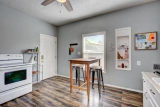Red Bench Cottage Ideal location near parks, trails, skiing, hiking, biking, shopping extended stays welcome - Boise - 6