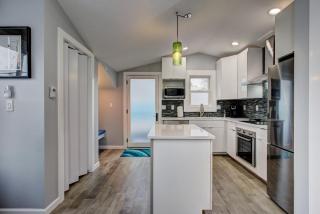 The Lilly Pad Brand New in Hyde Park! Pet Friendly, fully fenced yard, walking distance to Hyde Park shops, and dining and Camel's Back Park - 4