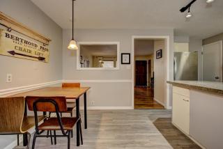 Sunset Home perfect for extended stays with fully fenced in yard, designated office, two living rooms, located across from Boise Foothills and close to Bogus Basin in Boise's North End - 4