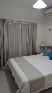 Spacious 2-bedroom apartment with shared pool 2 mins to Pereybere beach - 4