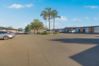 Plainsman Motel - Forbes - 2