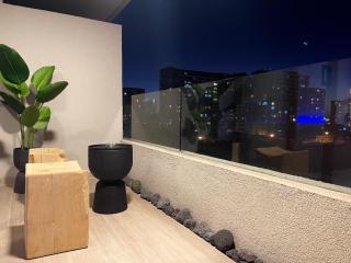 Departamento Centro moderno con balcón - 8
