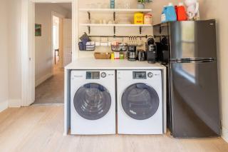 The Bike Path House! VA Capital Trail Access Fun! - 2