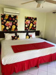 1 bedroom Penthouse Suite 63 at Mystic Ridge Resort - Ocho Rios - 2