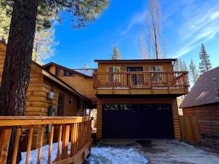 The RobinHood Retreat! A 1 min Walk to SnowPlay! - Big Bear City - 9