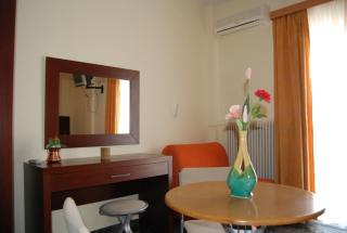 Hotel Dias Apartment - Makrýgialos - 8