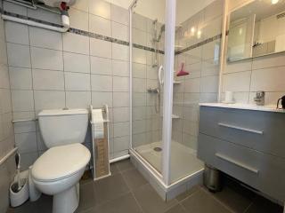 Studio Climatisé ⭐⭐ à Proximité de l'Étang et des Thermes, avec Balcon et Wifi Gratuit - FR-1-503-145 - Balaruc-les-Bains - 4