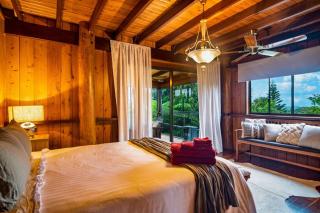 Treetops Sanctuary - Luxury Treehouse pole home - Jaggan - 3