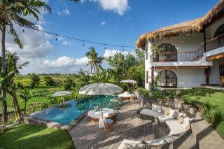 Majestic Private Villa 6 BR Canggu with staff - Canggu - 9