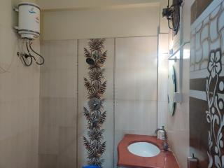 Om Paradise Hotel in Ujjain Best Place to Stay near Mahakaleshwar Temple - 4