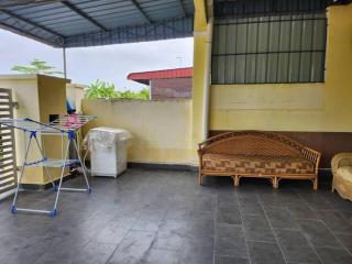 D'Haja 61 KLIA Sepang with 3 AIRCONDS & WiFi - 8