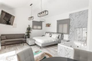 כלנית ריזורט - צימרים כפריים קסומים עם ג'קוזי ובריכה מחוממת ליד הכנרת - 8