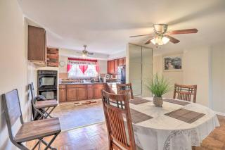 Cozy Townhome about 12 Mi to Downtown Philly! - 3