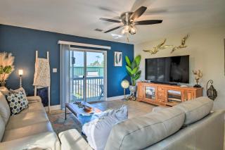 Breezy Heights Townhome Less Than 1 Mi to Beach - 7