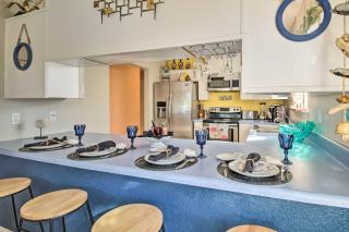 Breezy Heights Townhome Less Than 1 Mi to Beach - 2