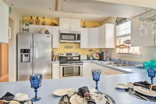 Breezy Heights Townhome Less Than 1 Mi to Beach - 1