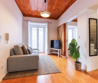 Vita Portucale ! Campo Ourique Design w/ Balcony - 0