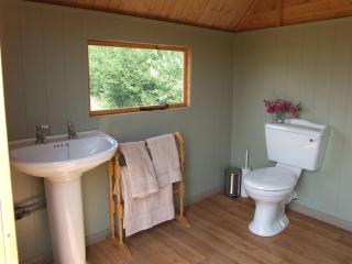 'Oak' Yurt in West Sussex countryside - 4