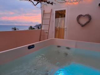 LES SUITES LOVE 3 SPA VUE MER PISCINe - 5