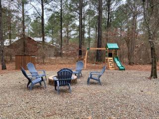 Nik's Nest 2 Bdrm, 2 Bath, Hot tub, Fireplace, 1Story, Fire Pit, Horseshoes - Broken Bow - 6