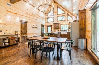 BRAND NEW! "The Roosevelt" Couples Cabin adjacent to National Forest - Broken Bow - 1