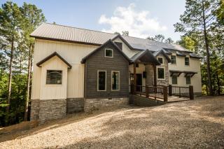 BRAND NEW! "Yes, Please!" Spacious Luxury Getaway 6 Bed 6 and a half Bath - Broken Bow - 9